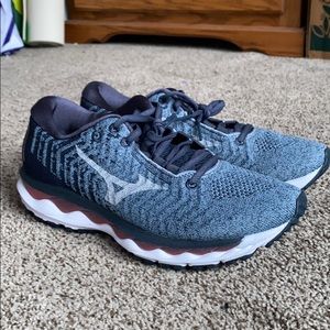 Mizuno WaveSky Running Shoe